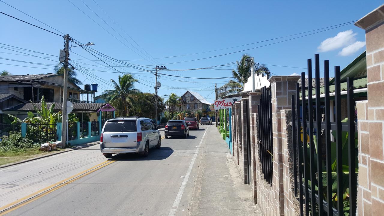 Miss Leila * San Andrés